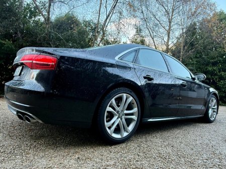 2016 Audi S8 4.0 TFSI 520 QUATTRO €31,950