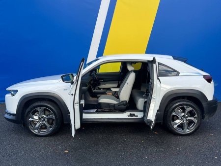2023 Mazda MX-30 EXCLUSIVE LINE E-SKYACTIV 35.5KWH // HEADS-UP DISPLAY // VERY LOW MILEAGE // BLUETOOTH MUSIC €17,900