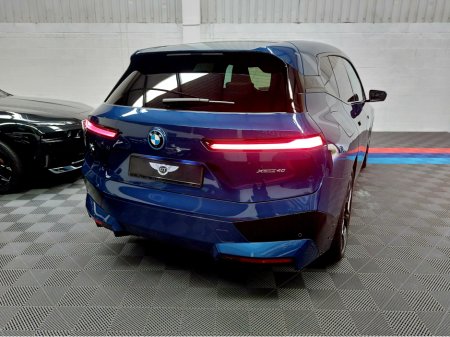 2023 BMW iX 2023 IX XDRIVE40 M SPORT EDITION (BIG SPEC ) DRIVER ASSIST PROFESSIONAL PACK- HEAT COMFORT PACK - SKY LOUNGE ROOF- PARK ASSIST  PROFESSIONAL  PACK-  TECH PACK PLUS - HARMON KARDON -- COMFORT ACCESS €54,995