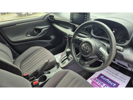 2020 Toyota Yaris - thumbnail 9