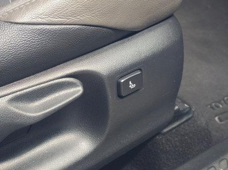 2023 Toyota C-HR - thumbnail 19