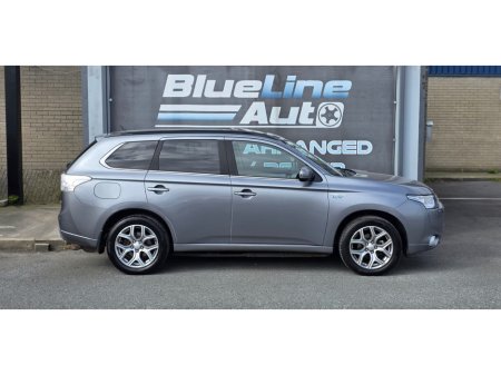 2014 Mitsubishi Outlander - thumbnail 5