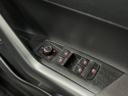 2018 Volkswagen Polo 1.0 TSI Automatic, Reversing camera, LOW MILES €16,895 thumbnail