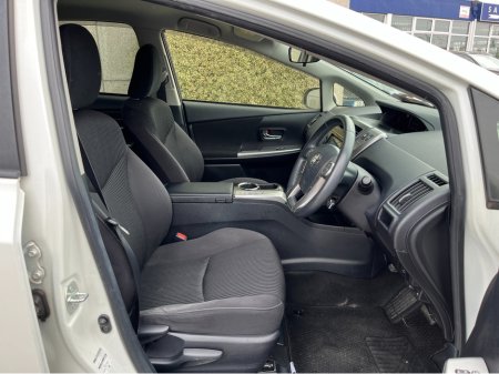 2018 Toyota Prius+ - thumbnail 12