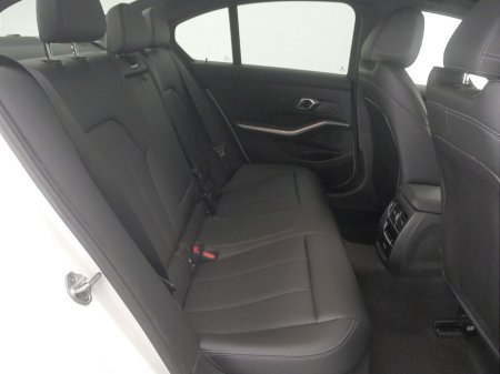 2025 BMW 3 Series - thumbnail 11