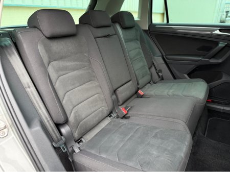 2018 Volkswagen Tiguan HIGHLINE 2.0 TDI 150HP M MANUAL 6SPEED FWD 5DR €24,950 thumbnail