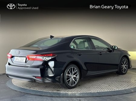 2024 Toyota Camry - photo 2