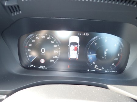 2019 Volvo XC60 2.0 D4 MOMENTUM PLUS DIESEL AUTOMATIC // MASSIVE SPEC // HALF LEATHER // APPLE CARPLAY // PRO MEDIA // REVERSING CAMERA // CRUISE CONTROL // LANE ASSIST // COLLISION WARNING SYSTEM // UPGRADED ALLOYS €32,950 thumbnail