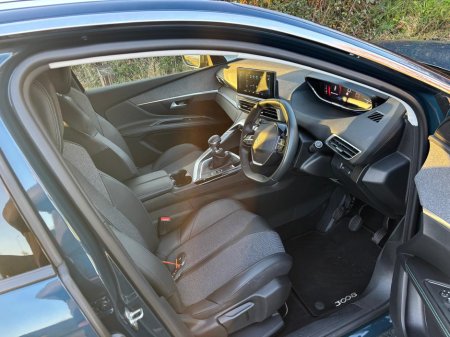 2022 Peugeot 3008 FL ALLURE 1.2 130 6.3 4DR €25,950 thumbnail