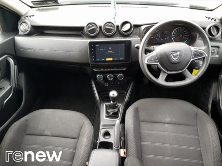 2022 Dacia Duster - view 2