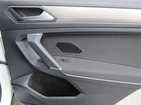 2020 Volkswagen Tiguan Allspace 2.0 TDI Match 150PS 5D Auto 4wd €33,950 thumbnail