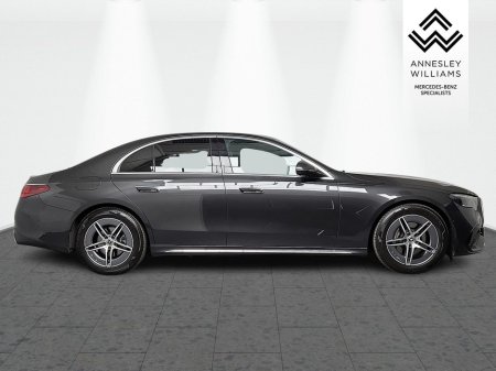 2025 Mercedes-Benz E Class - thumbnail 9