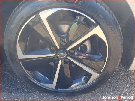 2025 Opel Astra Elegance 1.2 130hp 6-speed manual MY25 €33,900 thumbnail