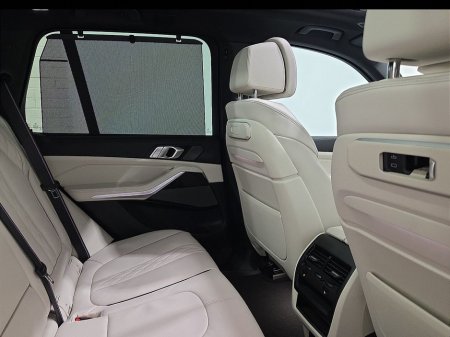 2026 BMW X5 xDrive50e M Sport thumbnail