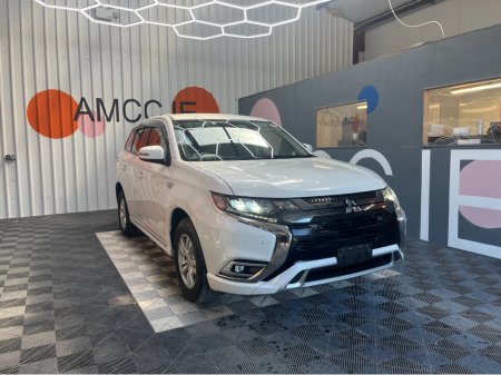 2020 Mitsubishi Outlander 2020 OUTLANDER 2.4 HYBRID / 71k KMs / HEATED SEATS , REVERSE CAMERA & MORE