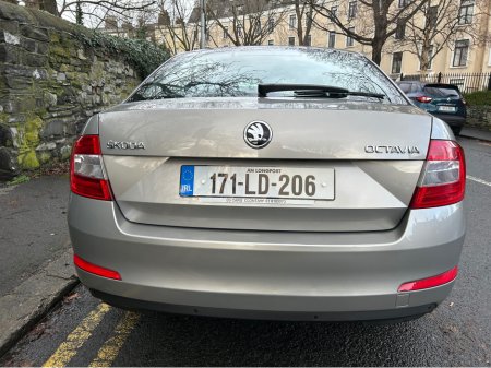 2017 Skoda Octavia AMBITION 1.6 TDI 90HP 4 4DR €10,495 thumbnail