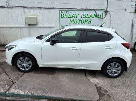 2016 Mazda Demio - thumbnail 3