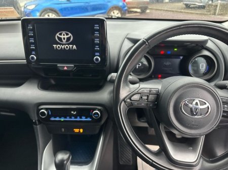 2021 Toyota Yaris - thumbnail 8