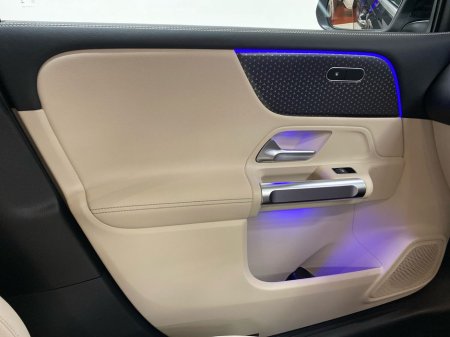 2025 Mercedes-Benz GLB - thumbnail 14