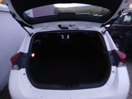 2017 Toyota Auris - view 2