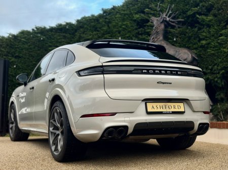 2024 Porsche Cayenne - view 4