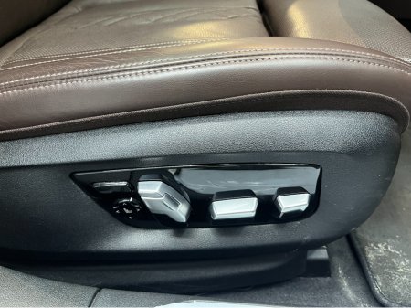 2017 BMW 7 Series 2017 BMW 740E IPERFORMANCE M-SPORT 2.0AUTOMATIC / CRUISE CONTROL / 360° PARKING CAMERA / ELECTRIC MEMORY HEATED & MASSAGING SEATS / PADDLE SHIFTERS / PANORAMIC SUNROOF / HEATED REAR SEATS thumbnail