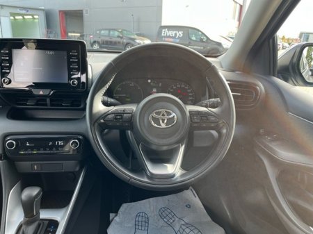 2023 Toyota Yaris - thumbnail 9