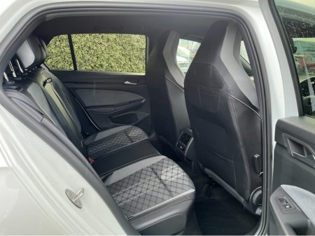 2022 Volkswagen Golf R-LINE AUTOMATIC 2.0 DIESEL //HIGH SPEC//LOW MILES//HEAD UP DISPLAY//HEATED SEATS AND STEERING WHEEL//KEYLESS ENTRY//ADAPTIVE CRUISE CONTROL// €32,950 thumbnail