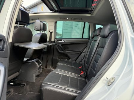 2020 Volkswagen Tiguan - thumbnail 25