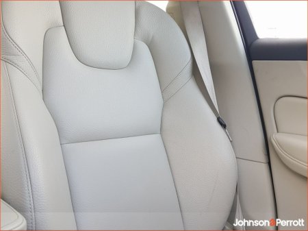 2023 Volvo XC60 T6 Recharge PHEV 350hp AT8 Core €49,900 thumbnail