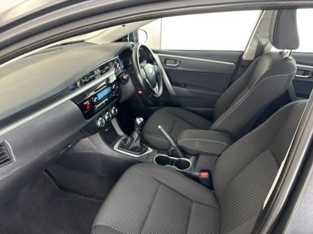 2016 Toyota Corolla COROLLA 1.4 D-4D AURA €15,450 thumbnail