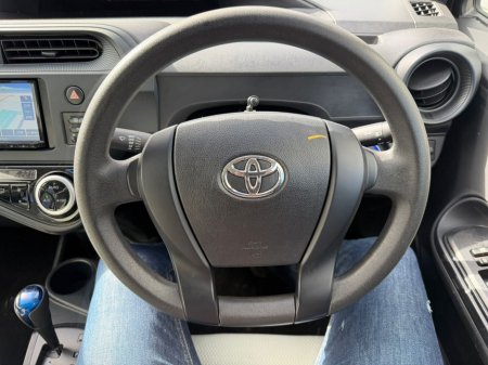 2019 Toyota Aqua - thumbnail 11