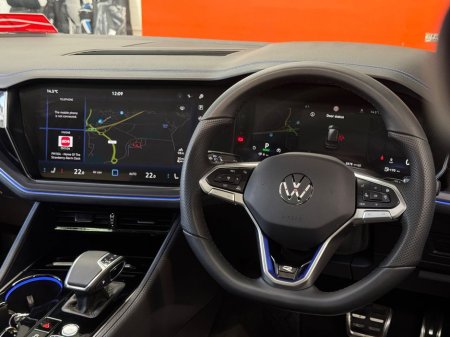 2025 Volkswagen Touareg - thumbnail 22