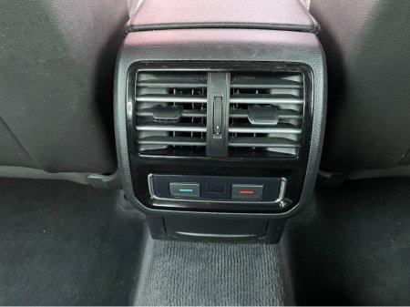 2018 Volkswagen Passat - thumbnail 20