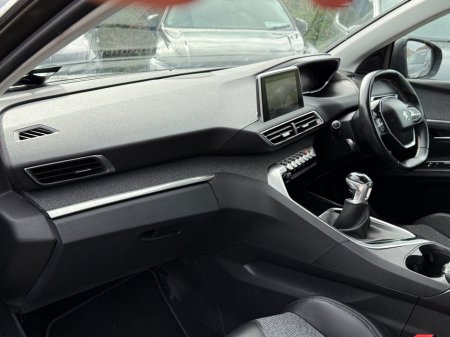 2018 Peugeot 5008 - thumbnail 28