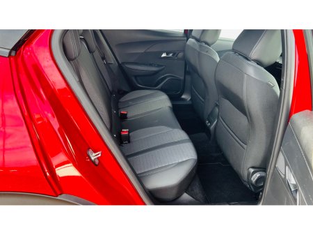 2023 Peugeot 2008 - thumbnail 3