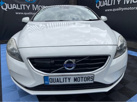 2015 Volvo V40 2015 VOLVO V40 (S30) €12,495