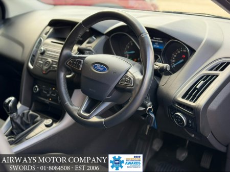 2016 Ford Focus - thumbnail 9