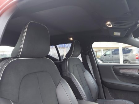 2023 Volvo XC40 T2 P R-DESIGN MAN 5DR €39,950 thumbnail