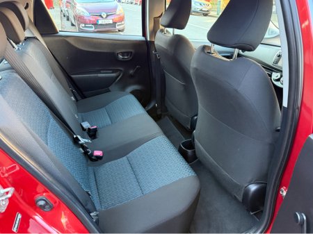 2013 Toyota Yaris - thumbnail 12