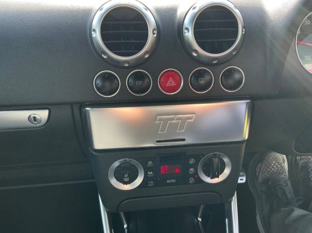 2004 Audi TT - thumbnail 8