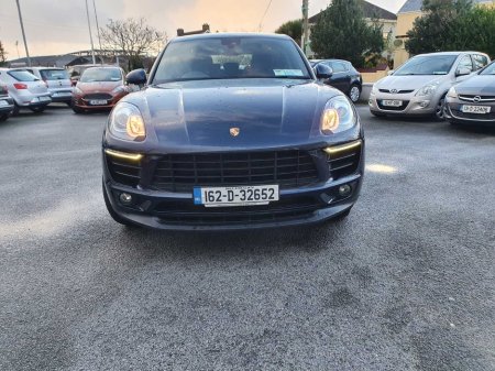 2016 Porsche Macan  €59,950