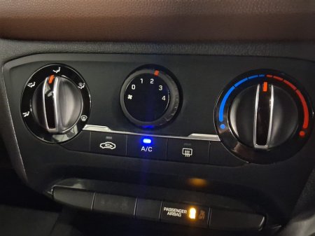 2015 Hyundai i20 - thumbnail 14