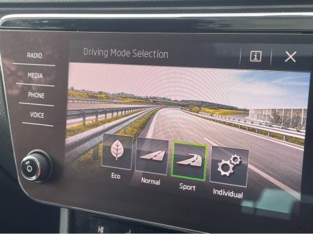 2018 Skoda Superb - thumbnail 17