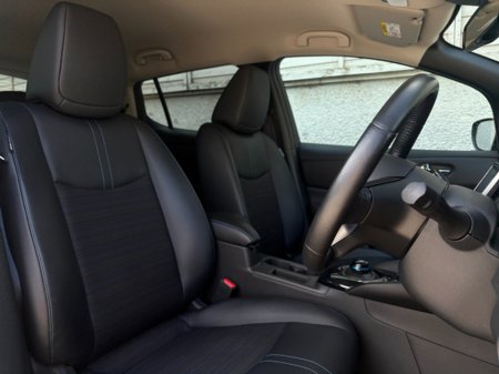 2022 Nissan Leaf - thumbnail 8