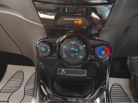 2017 Ford Fiesta - thumbnail 12