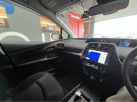 2022 Toyota Prius 2022 TOYOTA PRIUS S SAFETY SENSE 1.8 AUTOMATIC / CRUISE CONTORL / REVERSE CAMERA AND MORE thumbnail