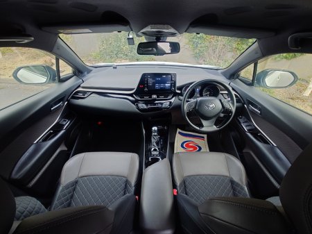 2020 Toyota C-HR - thumbnail 16