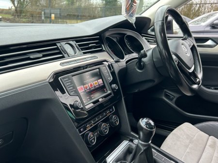 2016 Volkswagen Passat 1.6 TDI 120HP Highline €11,850 thumbnail