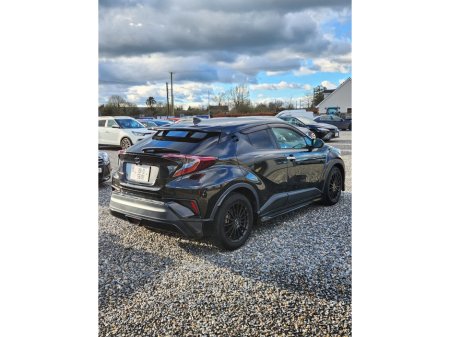 2019 Toyota C-HR 1.8 HYBRID LUNA €19,950 thumbnail